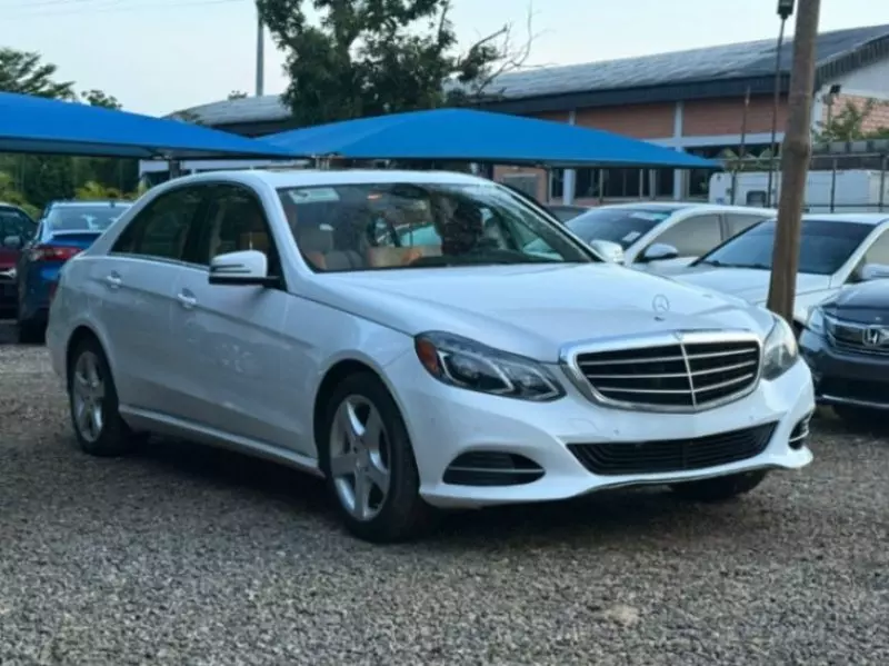 Mercedes-Benz E-class   - 2014