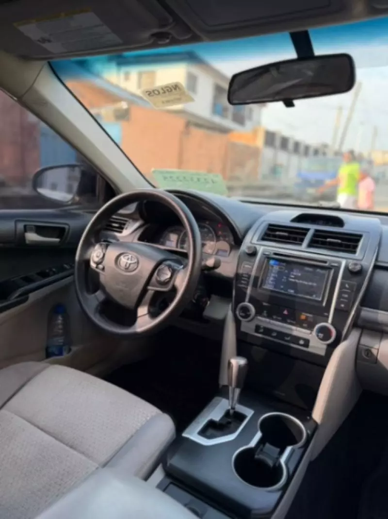 Toyota Camry   - 2012