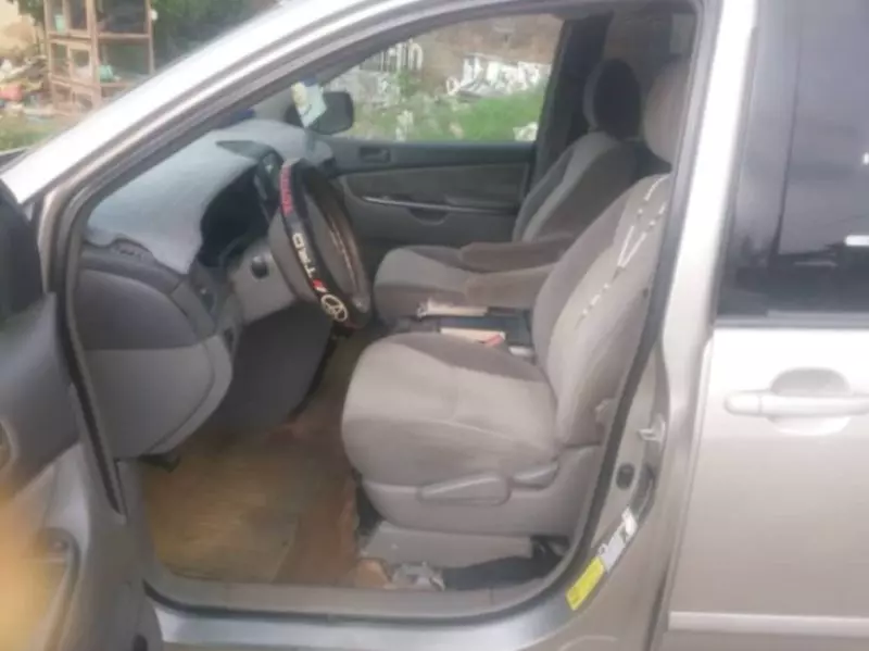 Toyota Sienna   - 2009