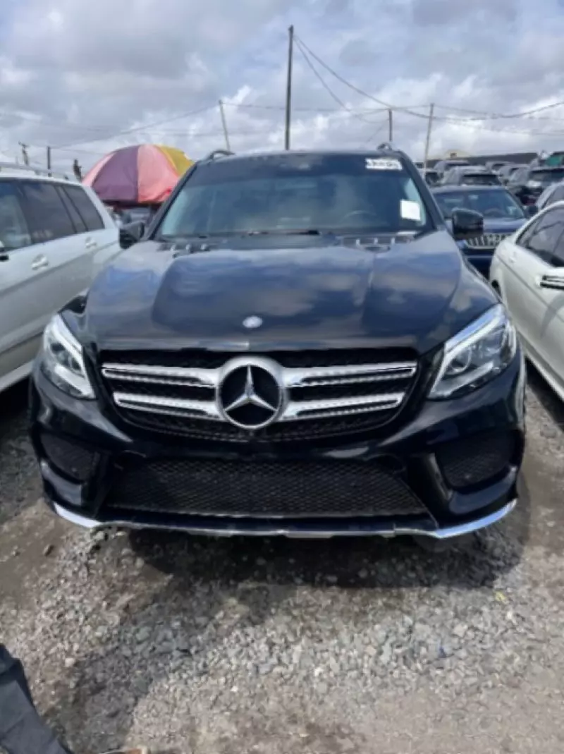 Mercedes-Benz GLE 400   - 2017