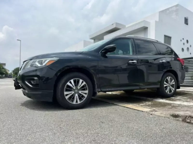 Nissan Pathfinder - 2017