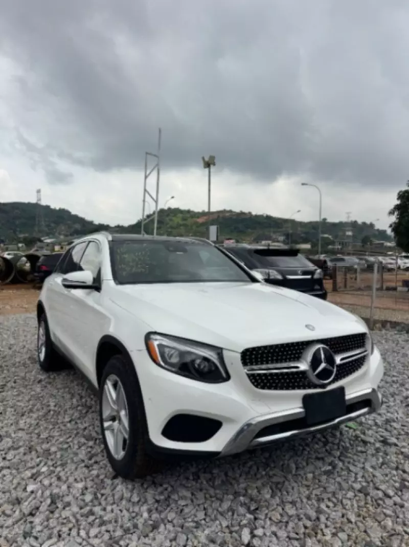 Mercedes-Benz GLC 300   - 2015