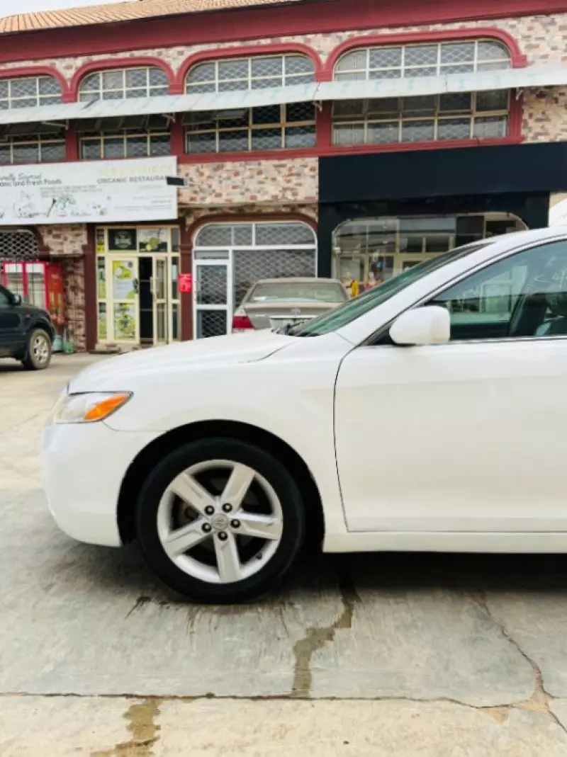 Toyota Camry   - 2008