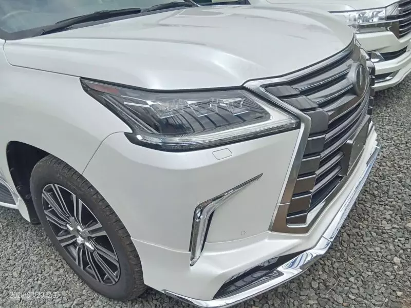 Lexus LX 570 - 2019