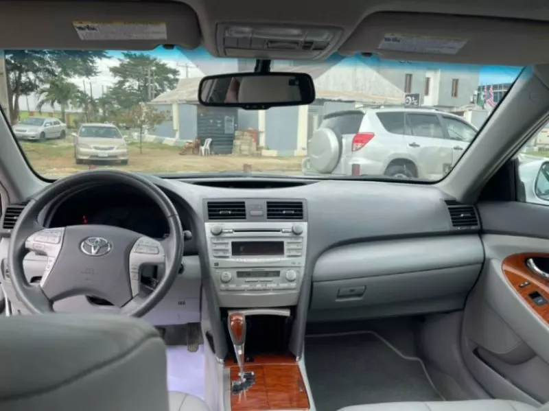 TOYOTA Camry   - 2010