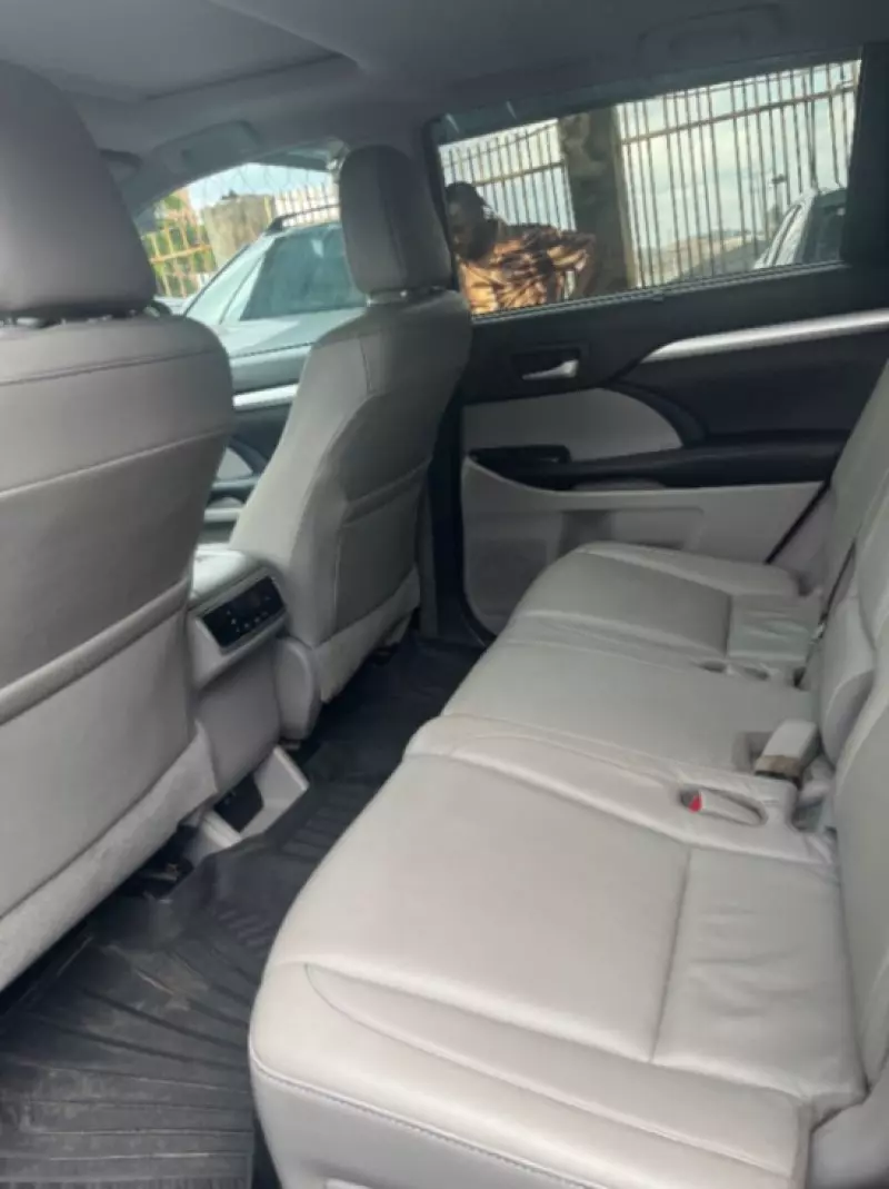 Toyota Highlander   - 2018
