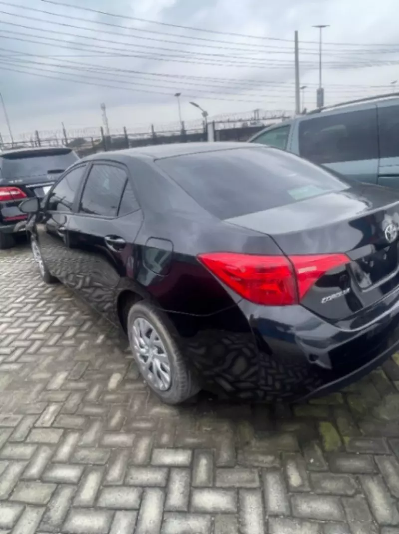 TOYOTA Corolla   - 2018