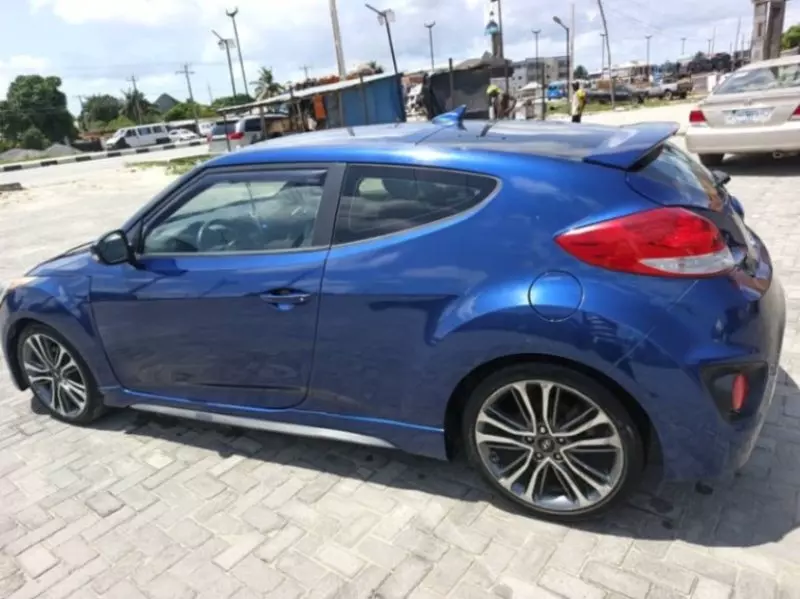 Hyundai Veloster   - 2017