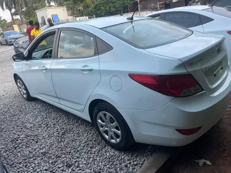 Hyundai Accent   - 2015