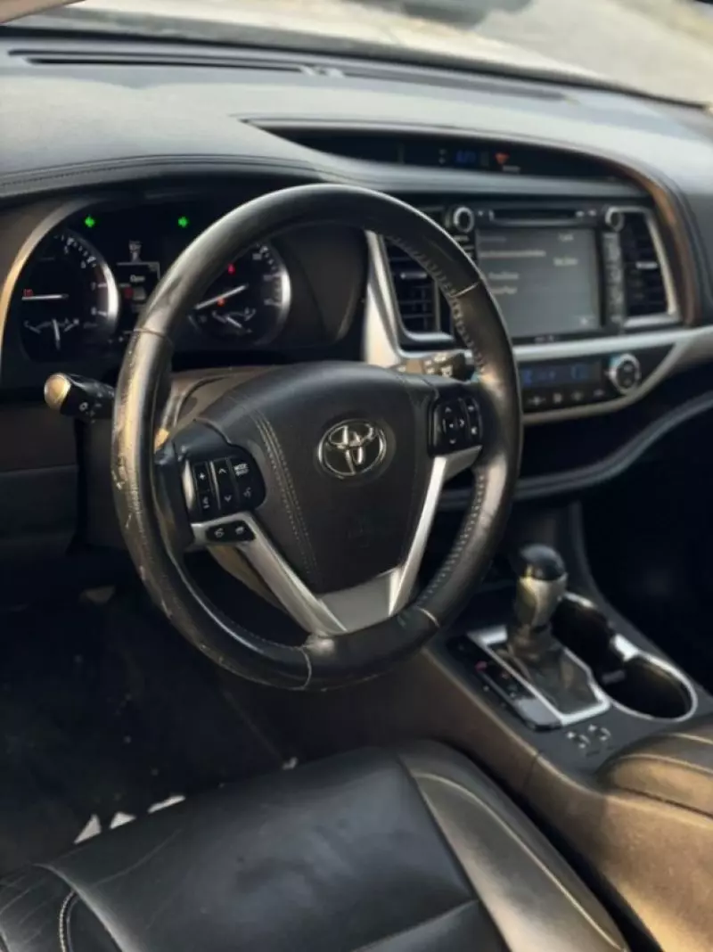 Toyota Highlander   - 2015
