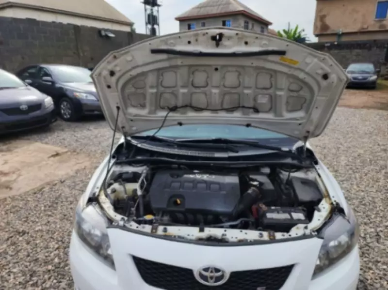 Toyota Corolla   - 2010