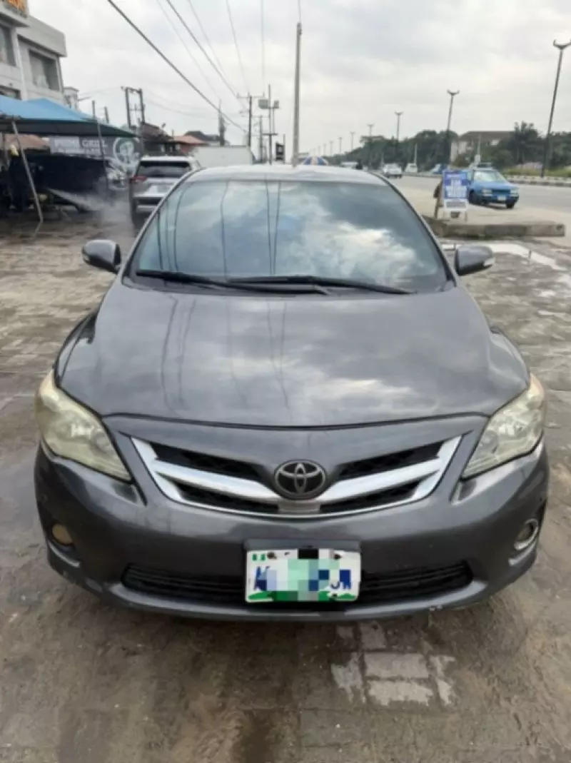 Toyota Corolla   - 2010