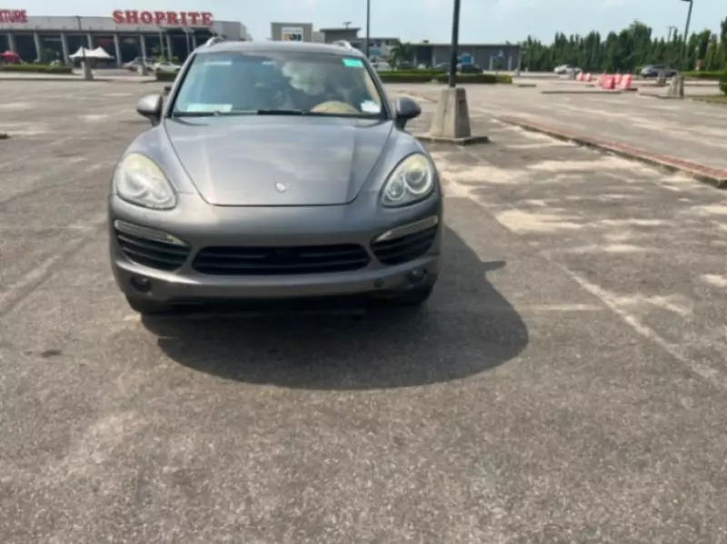 PORSCHE Cayenne   - 2011