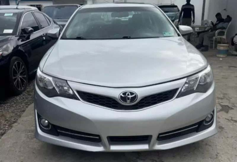 Toyota Camry   - 2012