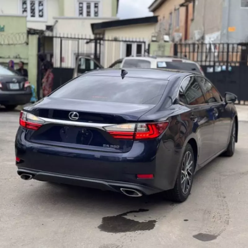 Lexus ES 350   - 2016