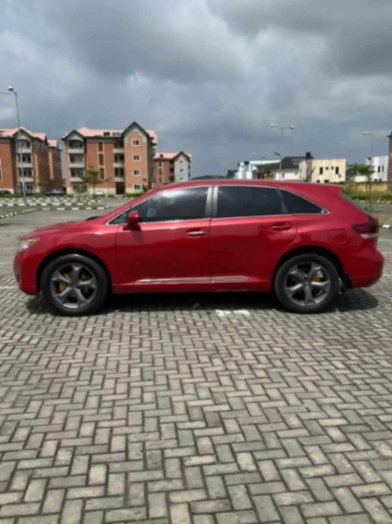 Toyota Venza   - 2013