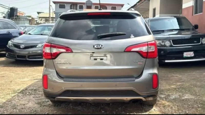 KIA Sorento   - 2013
