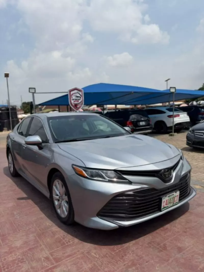 TOYOTA Camry   - 2019
