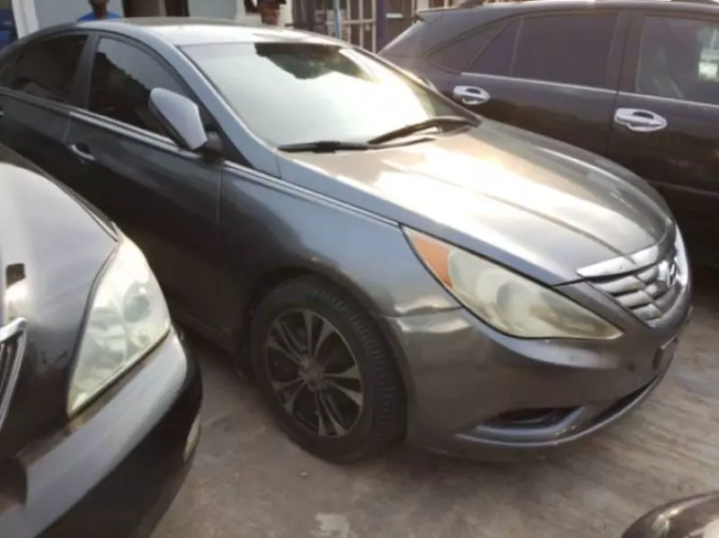 Hyundai Sonata   - 2012
