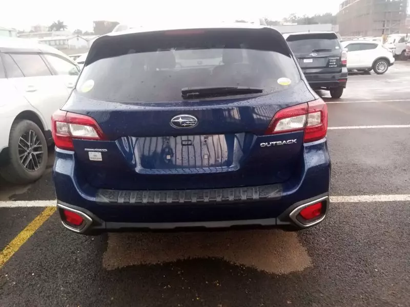 Subaru Outback   - 2015