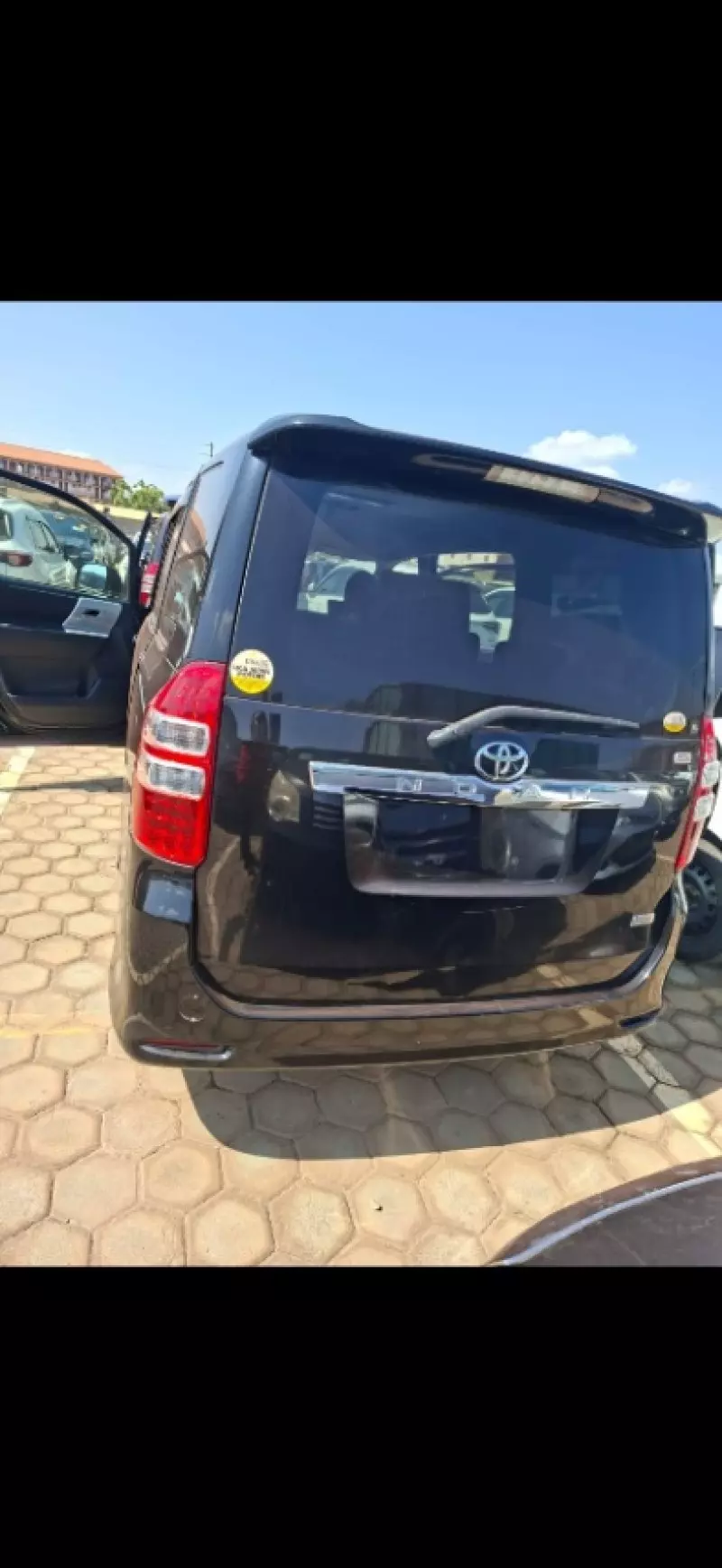 TOYOTA Noah   - 2013