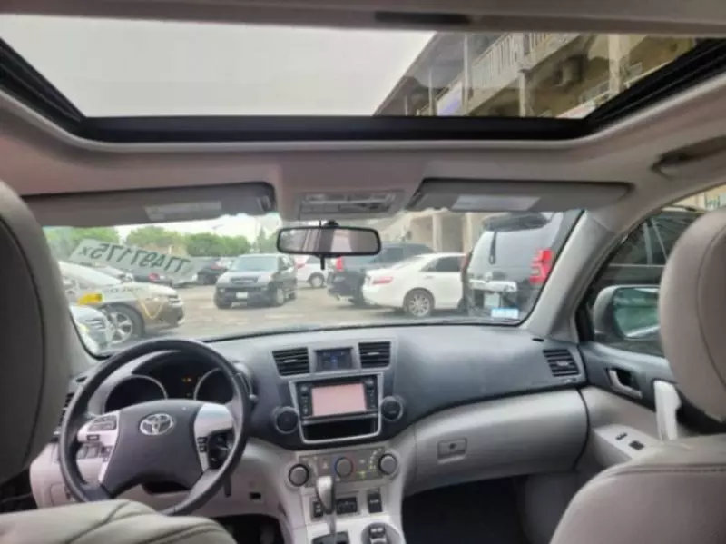 Toyota Highlander   - 2013