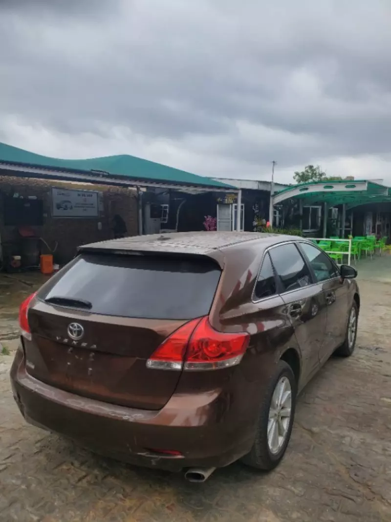 TOYOTA Venza   - 2010