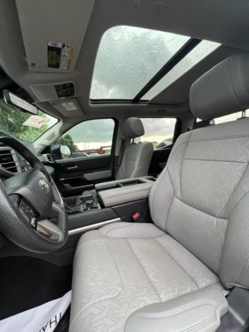 TOYOTA Tundra   - 2022