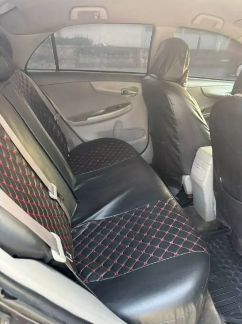 Toyota Corolla   - 2010