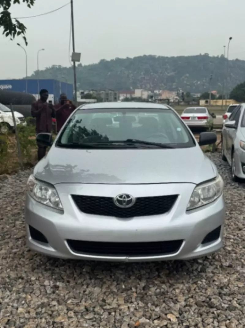 TOYOTA Corolla   - 2009