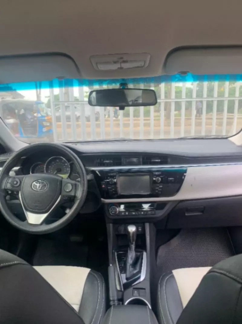 Toyota Corolla   - 2016