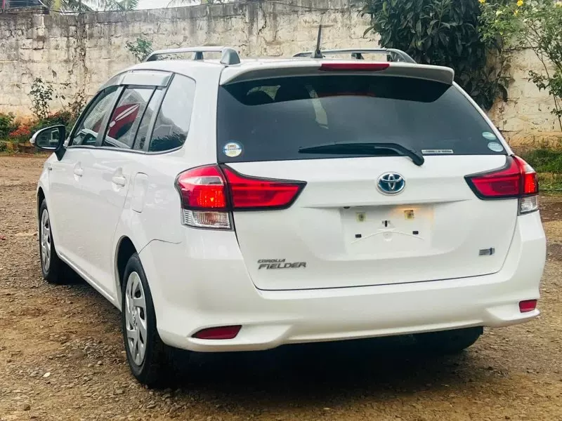 TOYOTA Fielder hybrid    - 2019