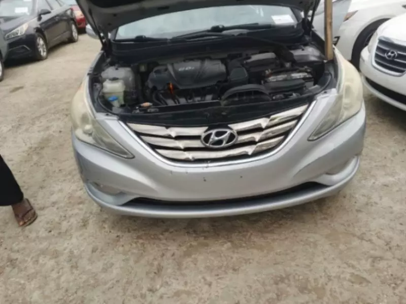 Hyundai Sonata - 2012