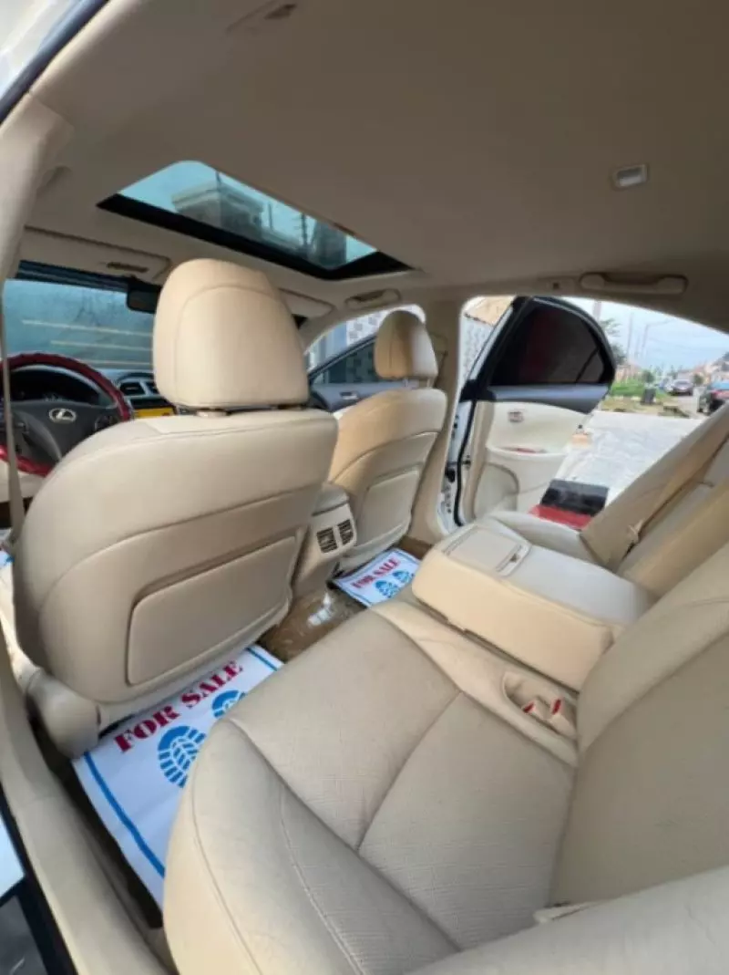 Lexus ES 350   - 2012