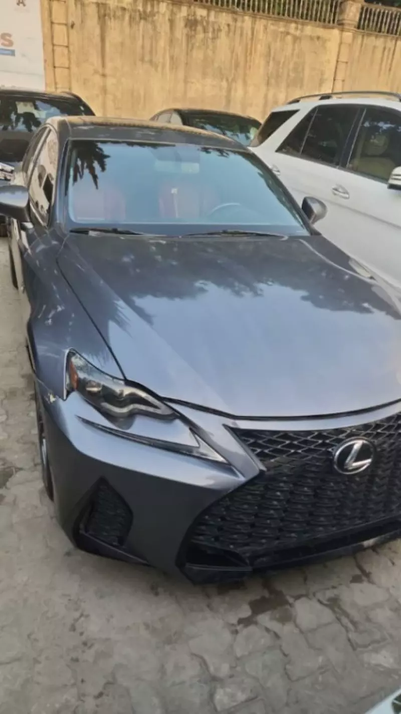 Lexus IS   - 2014
