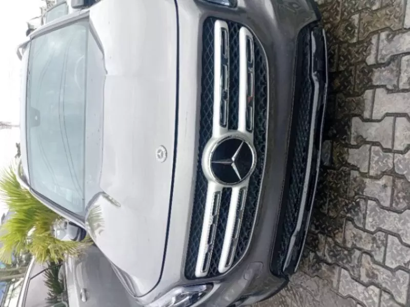 Mercedes-Benz GLB 250   - 2021