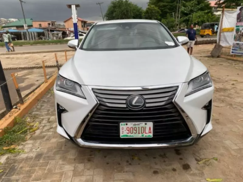Lexus RX   - 2019