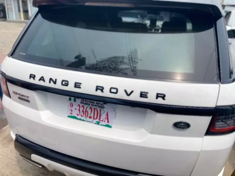 Land Rover Range Rover Sport   - 2015