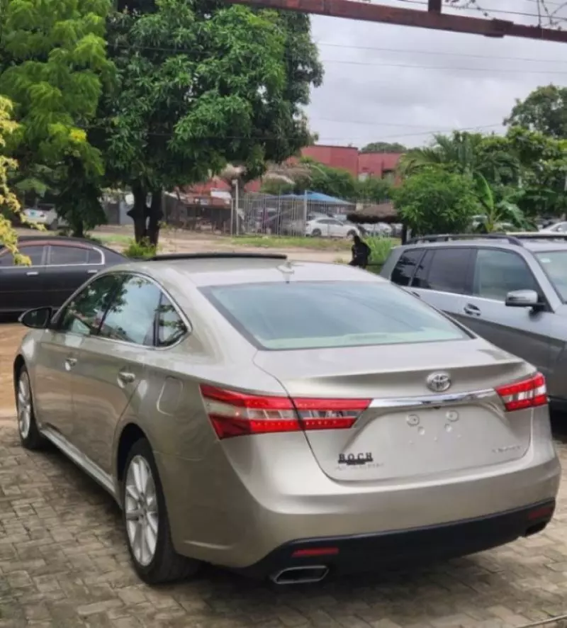 TOYOTA Avalon   - 2013