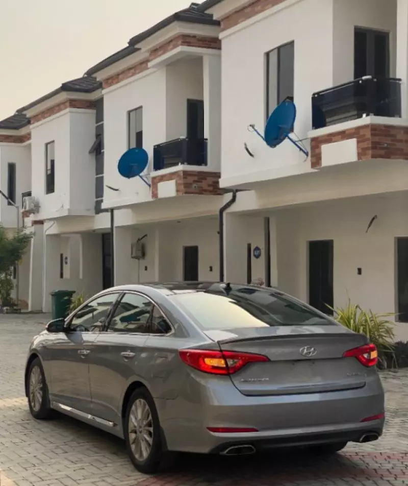 Hyundai Sonata   - 2015