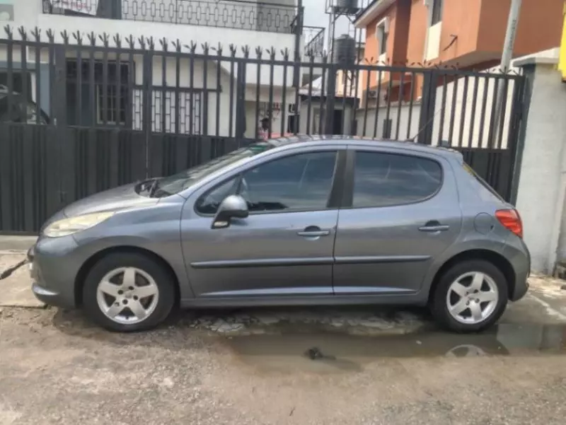 Peugeot 207   - 2007