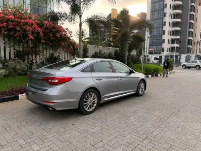 Hyundai Sonata   - 2016