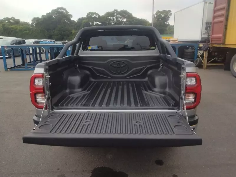 TOYOTA Hilux   - 2020