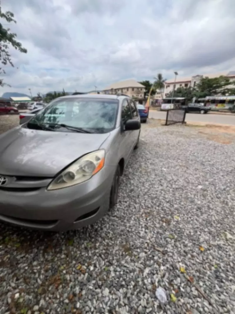 TOYOTA Sienna   - 2008