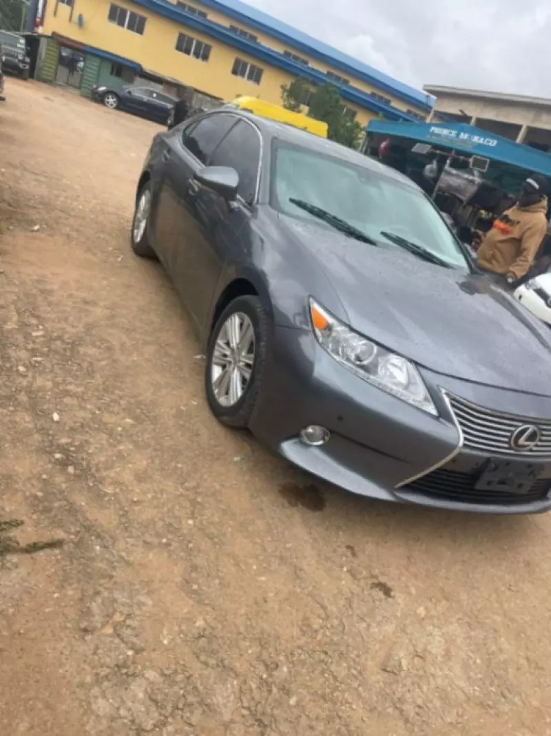 Lexus ES 250   - 2015
