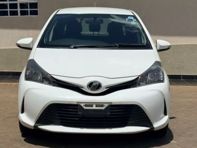 Toyota Vitz   - 2015