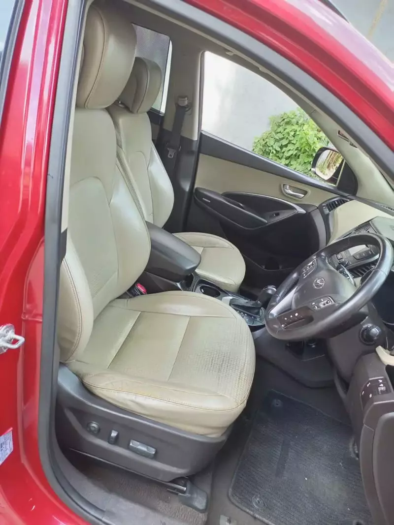 Hyundai Santa Fe   - 2014