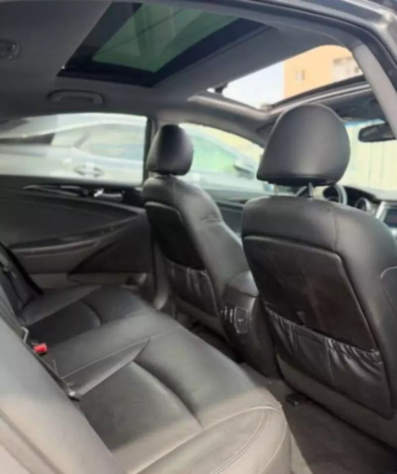 Hyundai Sonata   - 2013