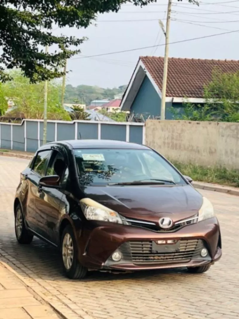 Toyota Vitz   - 2014
