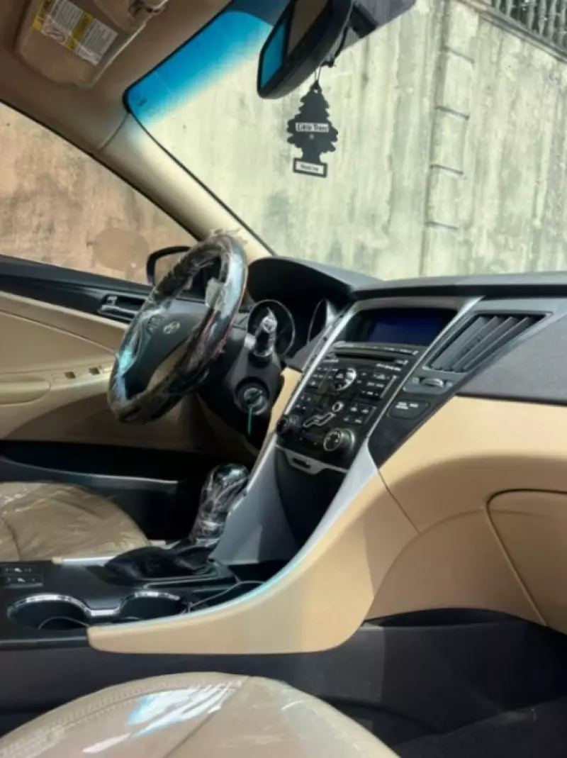 Hyundai Sonata - 2011